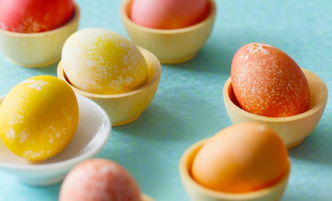 How-To-Dye-Easter-Eggs-Relish