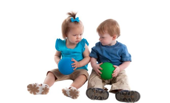 Help Your Toddler Siblings Get Along Better