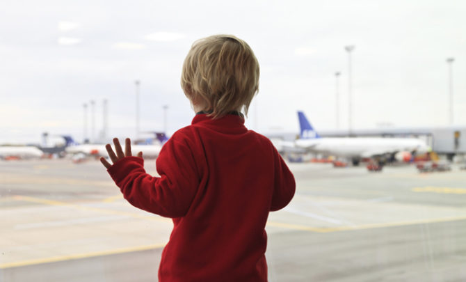 child-airport-travel-family