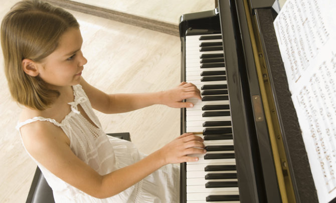 gifted-child-playing-piano