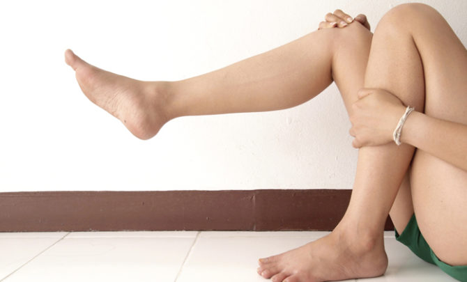 child-juvenile-arthritis-aching-knee