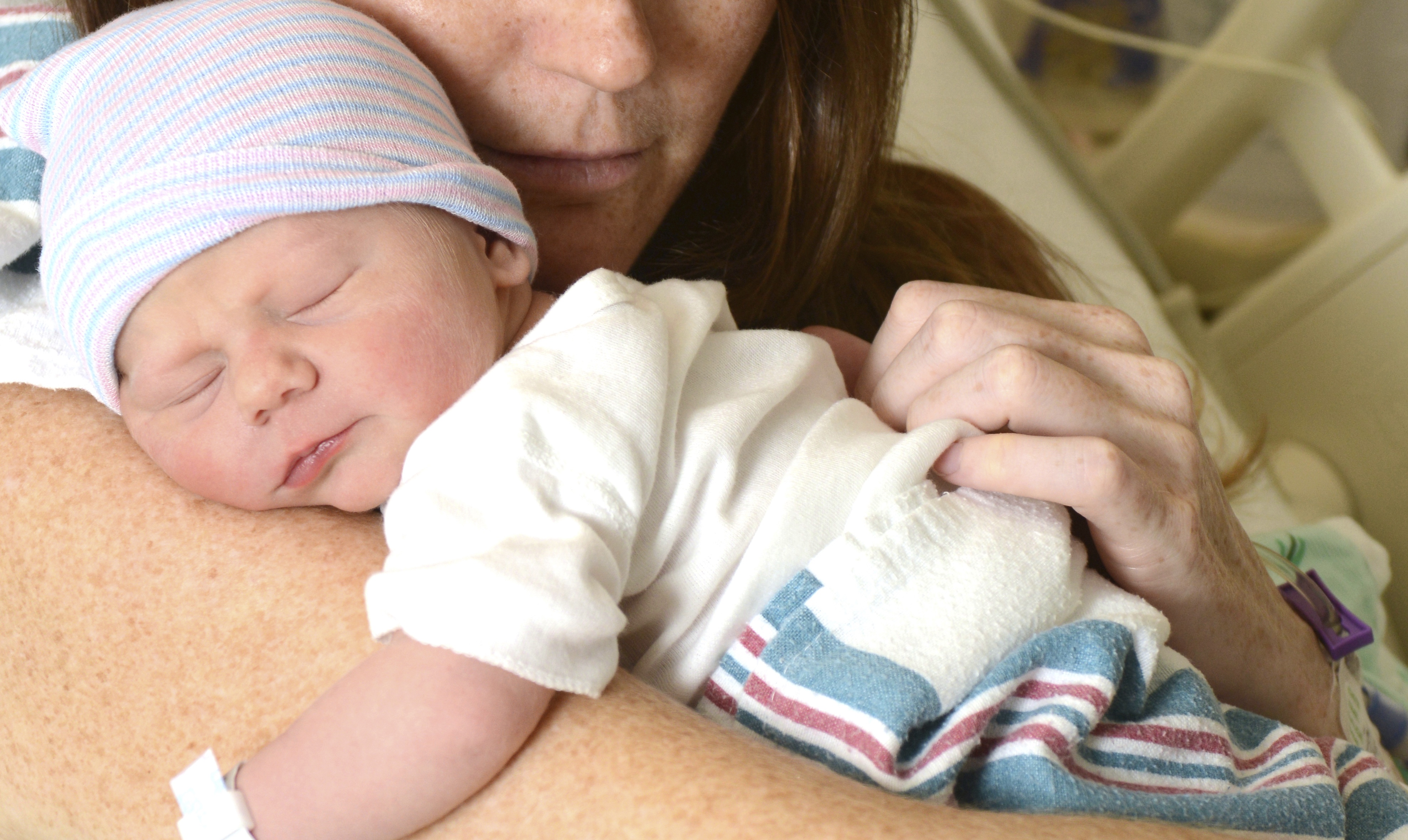 The Little Known Reason Behind Your Baby'S Breastfeeding Behavior - y1r7m71